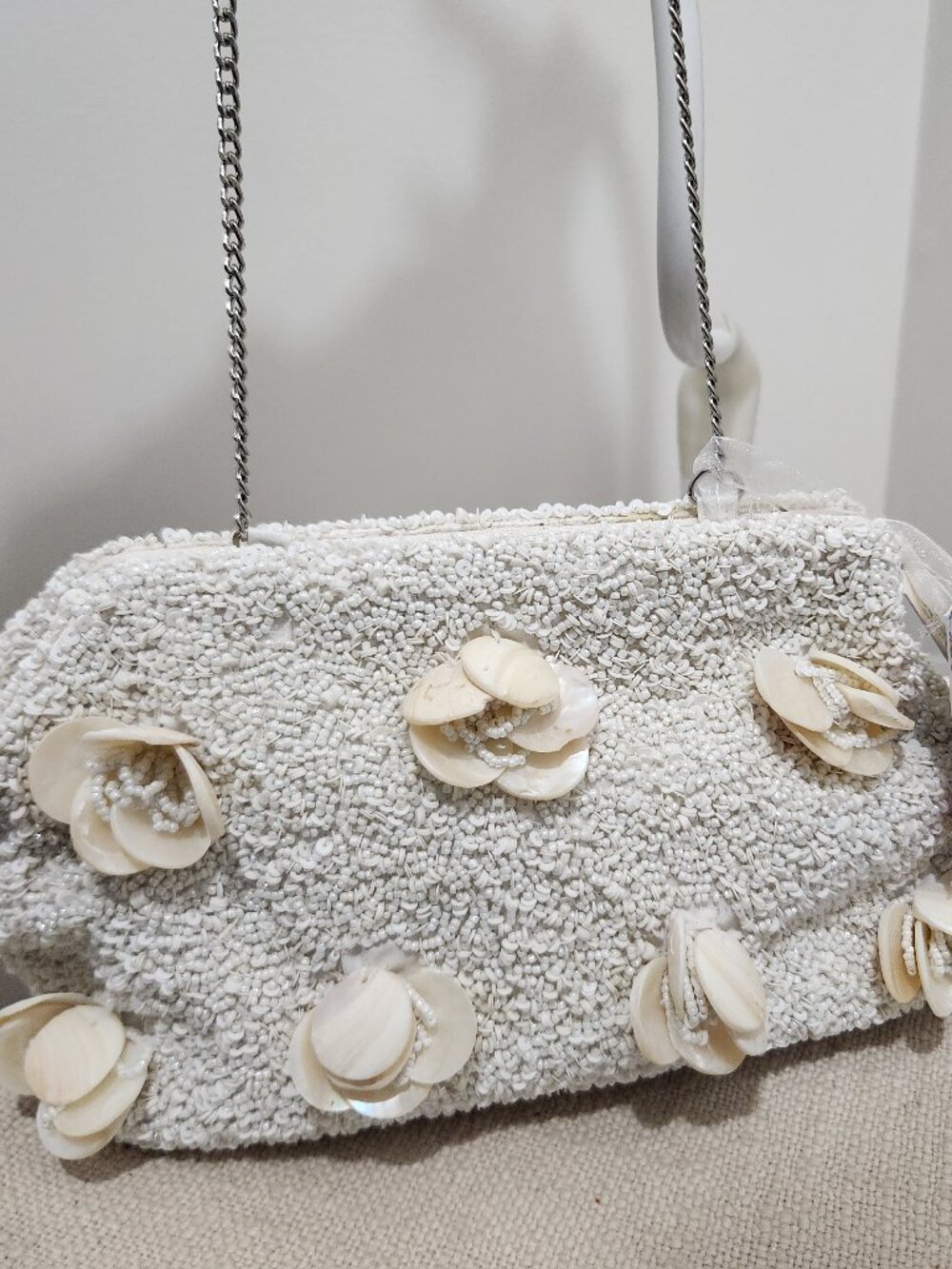 Beaded purse with shell